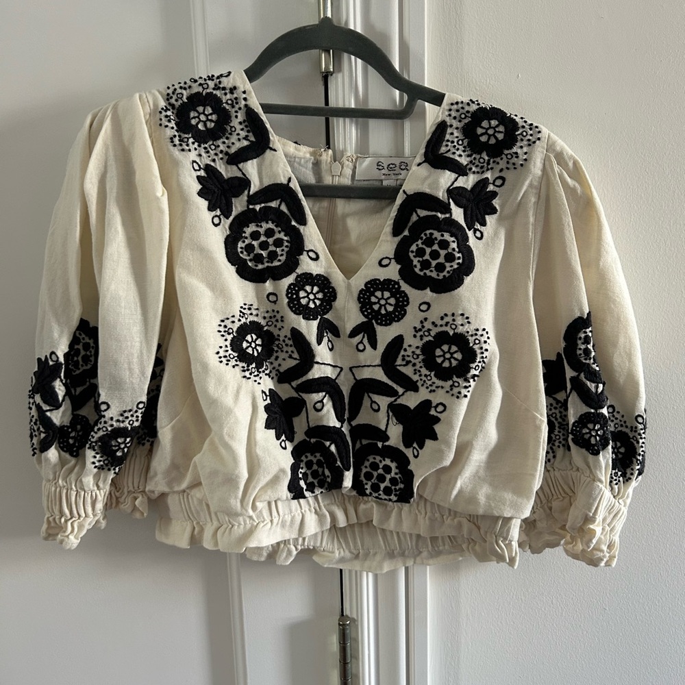 Sea New York Cream and Black Puff Sleeve Crop Top